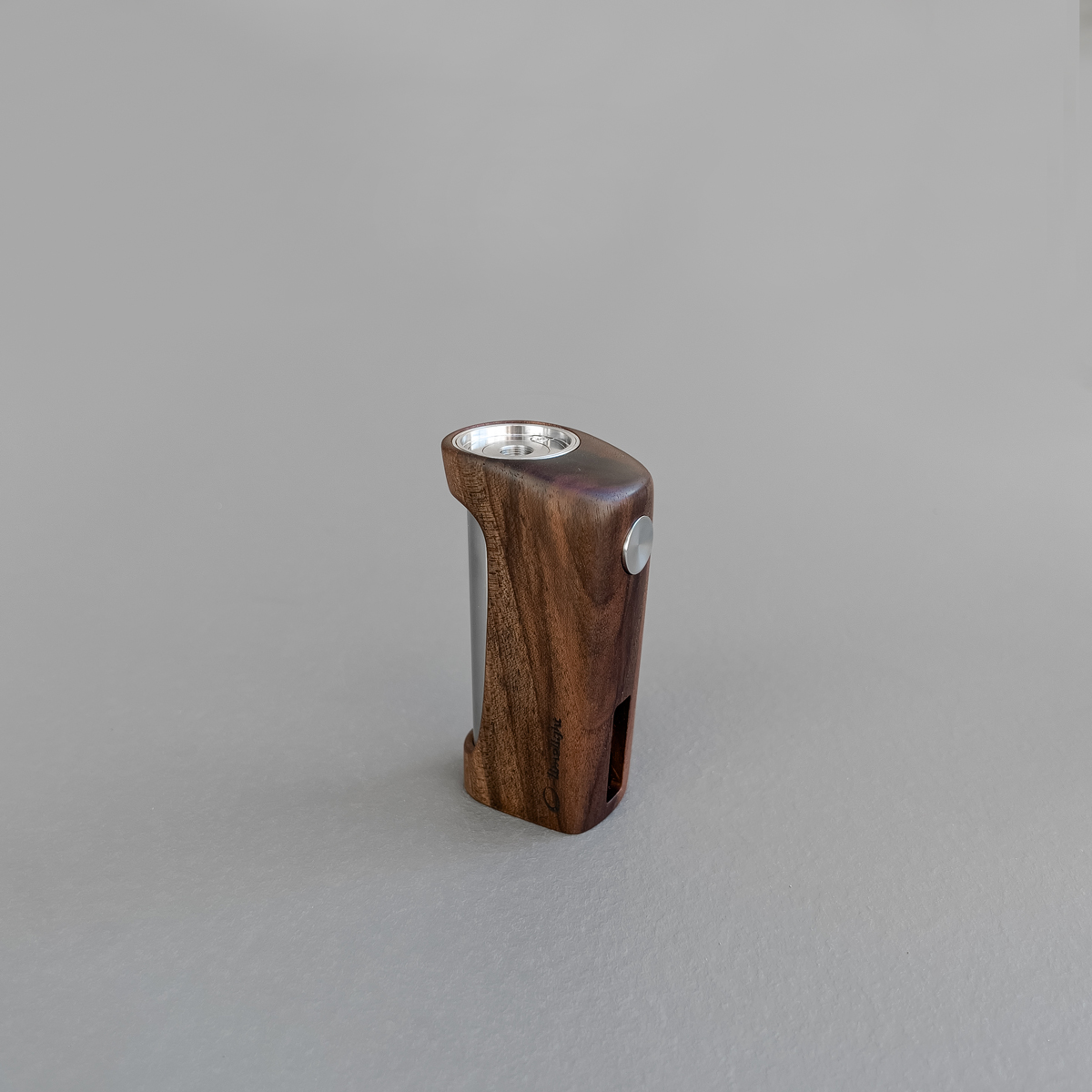 Walnut-freehand-M_1